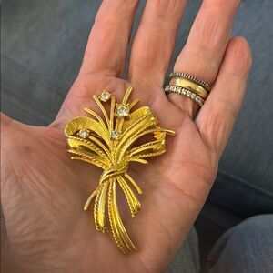 Vintage Goldtone Floral Bouquet Brooch with Clear Rhinestones.